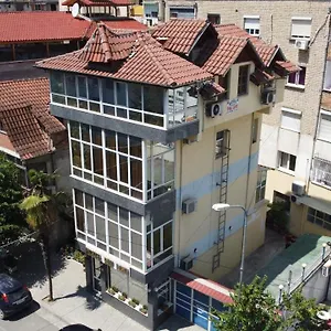 pik-loti-hotel.albaniahotels.org/