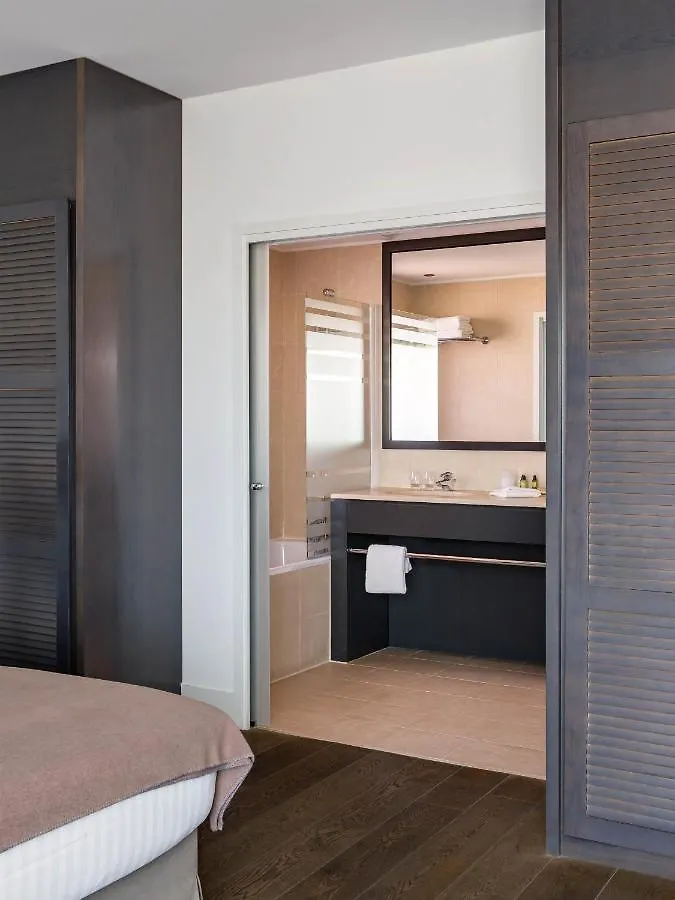 New Hotel Of Marseille - Vieux Port 4*,